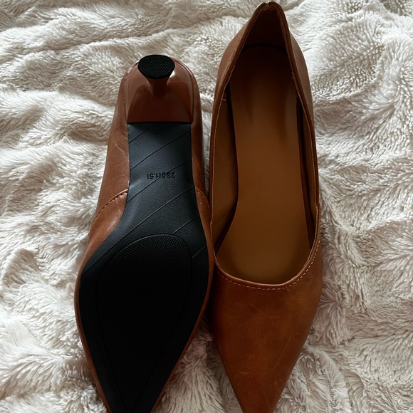 Brown Plant Leather Women's Heels Sz 6 - Picture 4 of 4